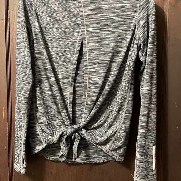 ZYIA womens active long sleeve tie back size M - Picture 4 of 6